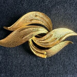Signed Don-Lin Brushed Goldtone Brooch